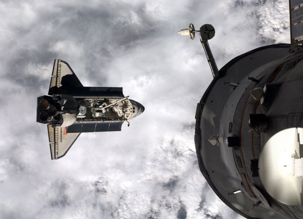 endeavour-approach-iss-credit astronaut ron-garan